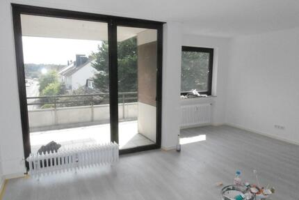 Sonnige 2-ZiKüBad zu verkaufen! Frei! Gr. Balkon! Stadtbahnnähe! - Bielefeld Schildesche