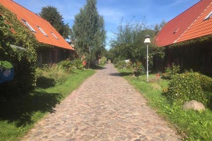 DOPPELHAUSHÄLFTE AUF SCHÖNEM GRUNDSTÜCK - Tutow