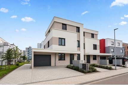 Haus zum Mieten in Liederbach am Taunus 4.350,00 € 185 m²