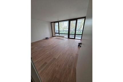 2 Zimmer Wohnung 64m² mit großem Balkon in Köln Weiden