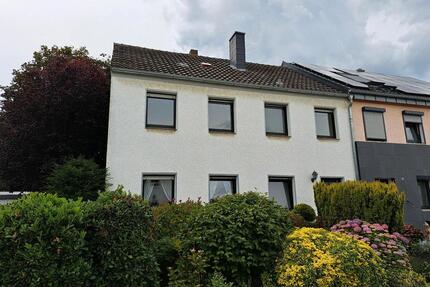 EinZweifamilienhaus in Hochneukirch-Süd, Stadt 41363 Jüchen - Grevenbroich