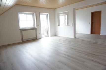 Wohnung in Poppenricht, 100qm, 4,5 Zimmer und Stellplatz
