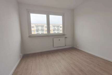 Wohnung zum Mieten in Halle 400,00 € 59 m²