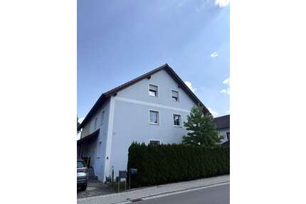 Haus zum Mieten in Sünching 1.100,00 € 234 m²