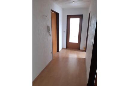 3-Zimmer-Dachgeschosswohnung - 638,00&nbsp;EUR Kaltmiete, in Hille (PLZ: 32479)