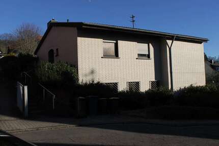 Haus zum Kaufen in Friedrichsthal 219.000,00 € 142.5 m²