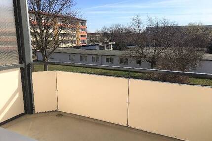 2-Raum-Wohnung mit Balkon - 257,00&nbsp;EUR Kaltmiete, ca.&nbsp; 45,40&nbsp;m&sup2;&nbsp;Wohnfl&auml;che in Oschersleben (PLZ: 39387)