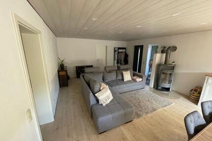 Helle Kellerwohnung mit Kamin 75m² verfügbar ab Mai 2026 - Etzbach