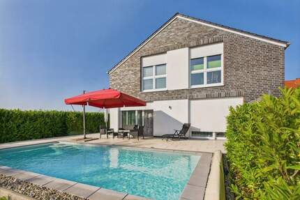 Neuwertiges Einfamilienhaus Viehbrock Effizienzhaus 40 Plus A+ 13kWh mit noch jahrelangen Garantien - Warstein Allagen