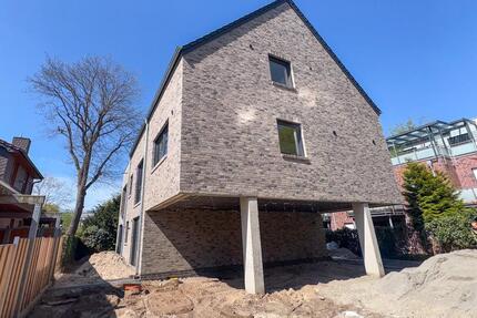 WG ZIMMER! Stilvolle 6-Zimmer-Neubauwohnung mit EBK im 1. OG! - Oldenburg Kreyenbrück