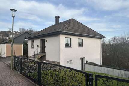 Haus zum Kaufen in Schalksmühle 235.000,00 € 134 m²