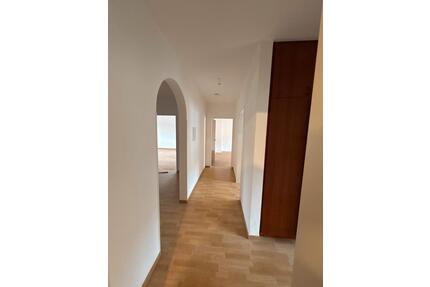 Frisch renov. Familienwohg. * 4 ZKB - TOP - Ab Sofort!!! - Konz