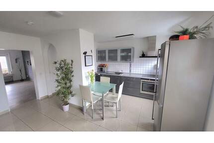 +++Neu-UlmPfuhl, charmante 3-Zi.-ETW, ca. 86 m² Wfl., Garage, 1. OG, großer Balkon+++