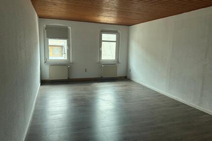 Dreiraumwohnung zu vermieten - 710,00&nbsp;EUR Kaltmiete, ca.&nbsp; 90,00&nbsp;m&sup2; in Auma-Weidatal (PLZ: 07955)