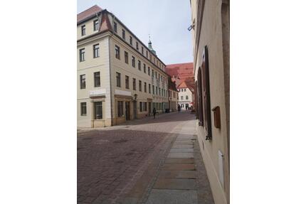 Geräumige Wohnung in Pirnas Altstadt zu vermieten !!!