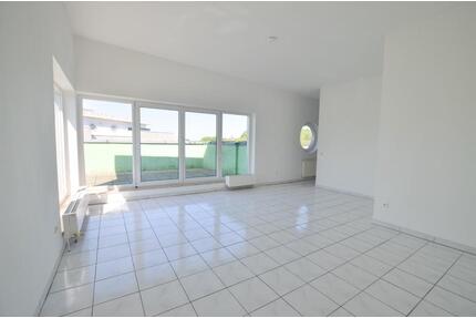 Im Himmel von Marl! Moderne, frisch renovierte 2-Raum WHG mit zwei Dachterrassen im Zentrum von Marl