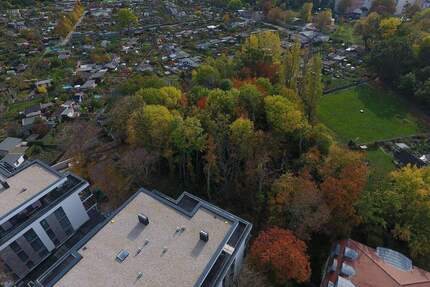 NEUBAU mit 5-Zimmern BLICK in den AUENWALD 70m² WOHNEN 2 x TERRASSEN KAMIN 2 x TG-SP ca. 7.000m² eingezäunter Gemeinschaftsgarten - Leipzig Leutzsch