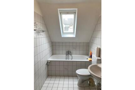 GE-Bulmke 2,5 Raum DG-Wohnung - 395,00&nbsp;EUR Kaltmiete, ca.&nbsp; 63,00&nbsp;m&sup2; in Gelsenkirchen (PLZ: 45888) Gelsenkirchen-Mitte