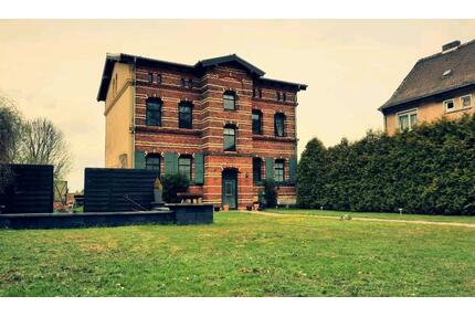 Haus mit 3 Wohneinheiten und Grundstück - Gröningen