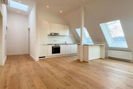 3-Zimmer-Wohnung | Dachgeschoss | Klimaanlage | EBK inkl. | sanierter Altbau | Modernes Tageslichtbad | - Berlin Treptow-Köpenick