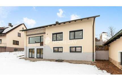 Großzügiges Wohnen mit Außenpool und Garage - Weilersbach