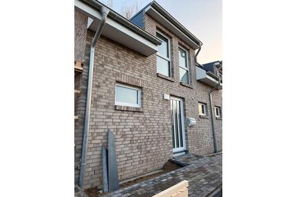 DHH Neubau in Wees - 1.600,00&nbsp;EUR Kaltmiete, ca.&nbsp; 110,00&nbsp;m&sup2; in Tastrup (PLZ: 24943)