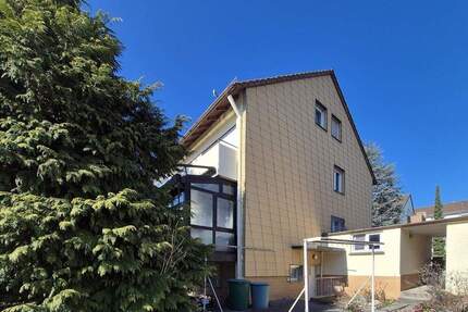 Platz für die ganze Familie: Doppelhaushälfte mit Garten und Garage in Ludwigsburg