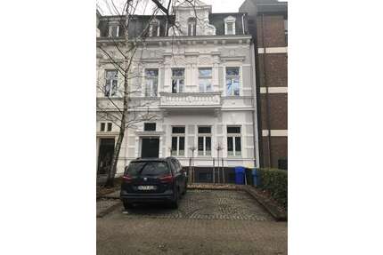 Haus zum Kaufen in Krefld-Bockum 1.195.000,00 € 324.06 m²