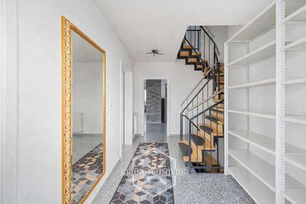 Wohnen mit Weitblick: Exklusive Maisonette mit Burgblick & großer Terrasse - Neuffen