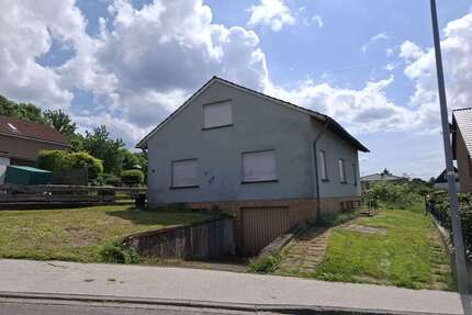 Haus zum Kaufen in Höxter Lüchtringen 120.000,00 € 186 m² - Höxter / Lüchtringen