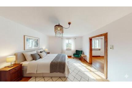 Großes Mehrgenerationenhaus, z.B. zum Wohnen&Arbeiten - Iphofen