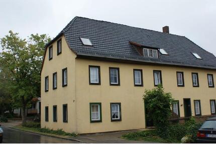 Helle Dachgeschosswohnung im Zentrum von Ahorn