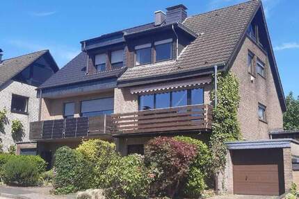 Ihr neues Zuhause in Ratingen-Homberg: Doppelhaushälfte mit Garten und Garage