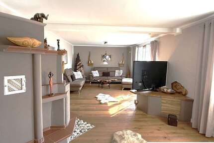 Haus zum Kaufen in Weiden in der Oberpfalz 549.000,00 € 217 m²