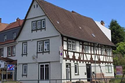Mitten in Erbach - Fachwerkhaus mit Gewerbeeinheit