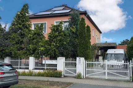 Haus zum Kaufen in Falkensee 899.000,00 € 300 m²
