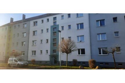 Frisch renovierte 3- Raumwohnung mit Einbauküche - Aschersleben