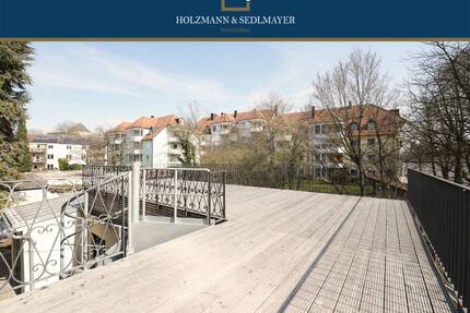 Dachterrasse - hohe Räume - zentrale Lage: Kernsanierte 3,5-Zi.-Wohnung im Herzen Landshuts