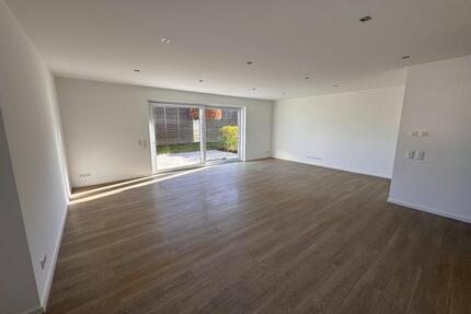 Helle 2 Zimmer Wohnung mit Terrasse und neuer Einbauküche Nauort