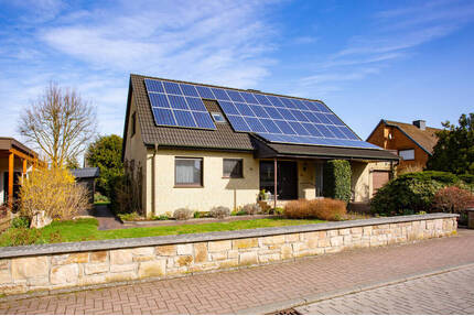 Familienidyll in Ostercappeln-Venne: Top gepflegtes Zweifamilienhaus!