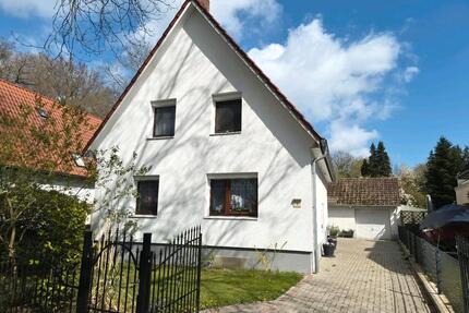 Gepflegtes Einfamilienhaus mit großem Garten in ruhiger Lage von - Bremen Blumenthal