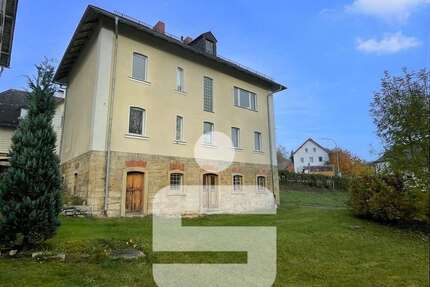 Haus zum Kaufen in Arzberg 55.000,00 € 150 m²