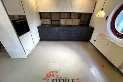 Außergewöhnliche, lichtdurchflutete Räume in Faurndau mit einem gepflegten Garten und moderner EBK! - Göppingen / Faurndau