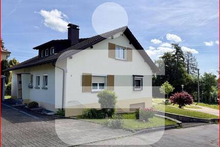 Viel Raum für Ideen - Einfamilienhaus in Lottstetten mit Garten