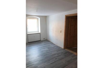 EG- 3 12 Zummerwohnung in Gross Bartenslebe sofort zu vermieten - Erxleben