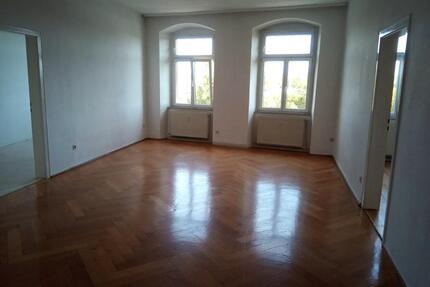 Großzügig geschnittene 3-Zimmer-Wohnung in der Innenstadt von Hof