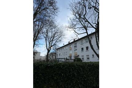 Helle, neu sanierte 1,5-Zimmer-Wohnung in Frankfurt-Unterliederbach - Frankfurt am Main