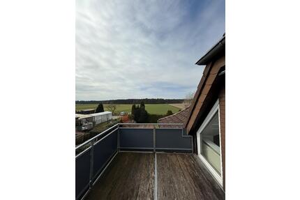 Schöne 2-Zimmer-Einliegerwohnung mit Balkon und Carport - Augustdorf