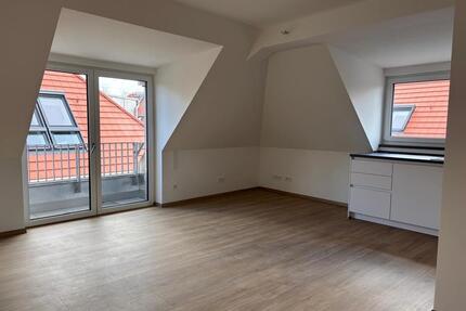 Neubau: Bestlage in Forstenried-helle 2-Zimmer Dachgeschosswohnung - München Thalkirchen-Obersendling-Forstenried-Fürstenried-S