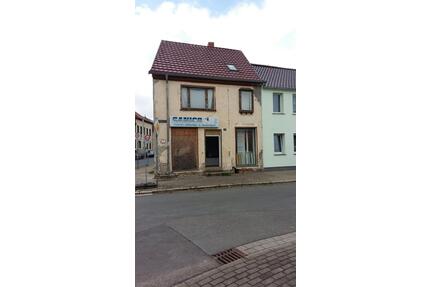 Wohnhaus in Schönebeck - 20.000,00&nbsp;EUR Kaufpreis, ca.&nbsp; 150,00&nbsp;m&sup2; in Schönebeck (Elbe) (PLZ: 39217) Pretzien